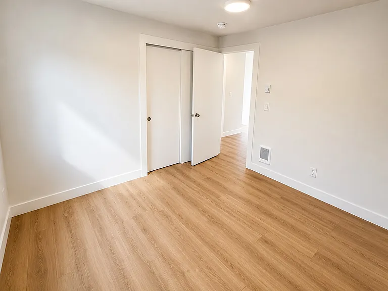 8711 S 114th St #103 — Photo 7