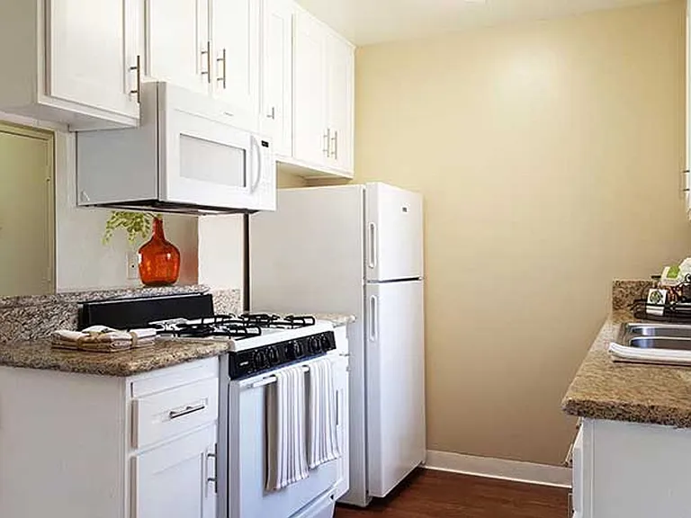 Shadow Mountain Apartments — Photo 26