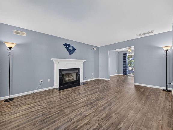 3rd image of 109 Twin Falls Dr