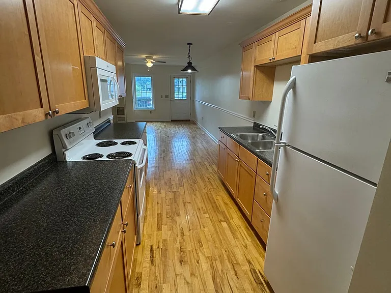 31 Sumner Ln #C — Photo 11