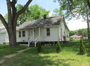 2115 Country Club Dr, Alton, IL 62002