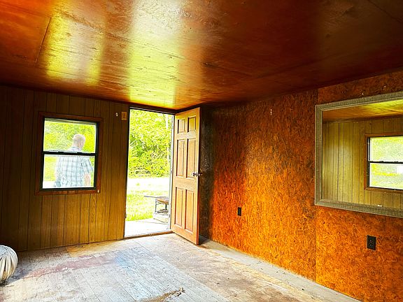 3rd image of 1520 Riverfront Cir
