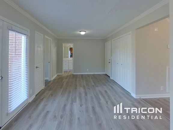 4th image of 8005 Penbrook Dr