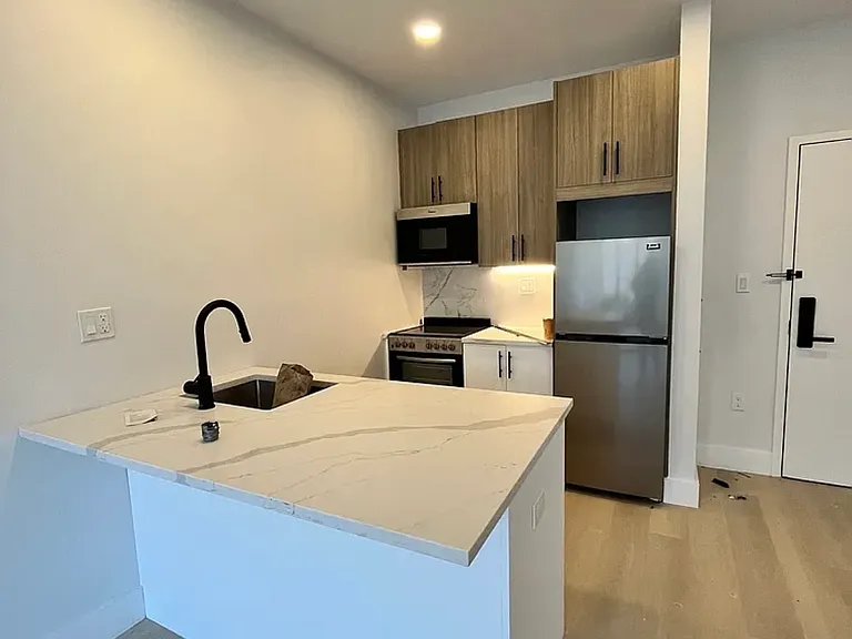 314-316 Forrest St #602F — Photo 4
