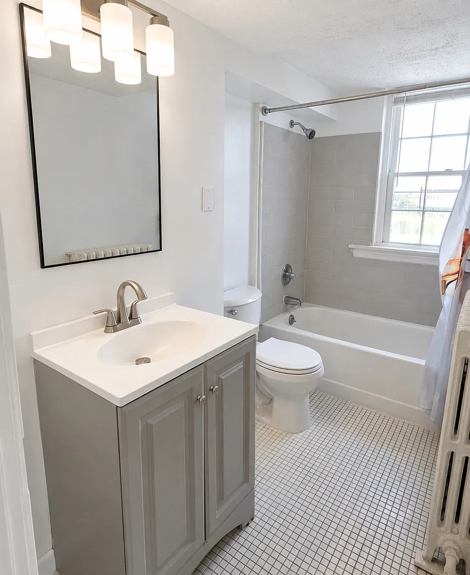 20 West Franklin st, — Photo 3