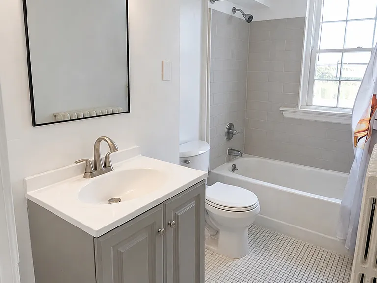20 W Franklin St #8 — Photo 3