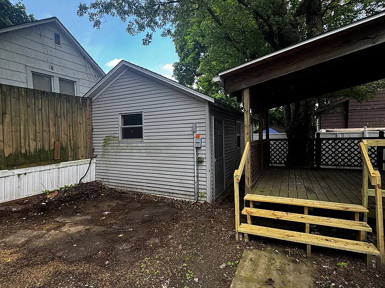 975 Collinwood Ave — Photo 18
