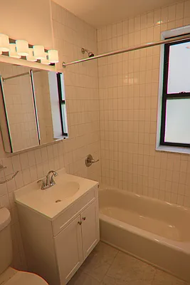 Rented by PMG Real Estate  | media 31