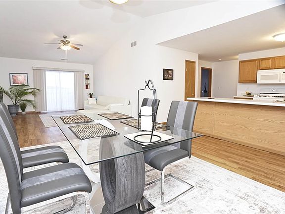 4th image of 2227 Wittenham Pl