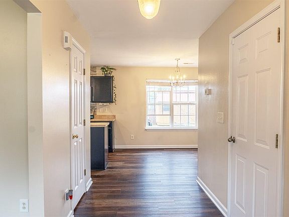 3rd image of 714 Audrey Ln