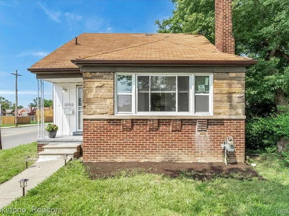 13903 Winthrop St, Detroit, MI 48227