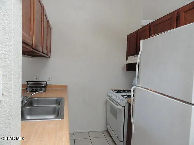 606 White Cliffs Dr #A — Photo 3