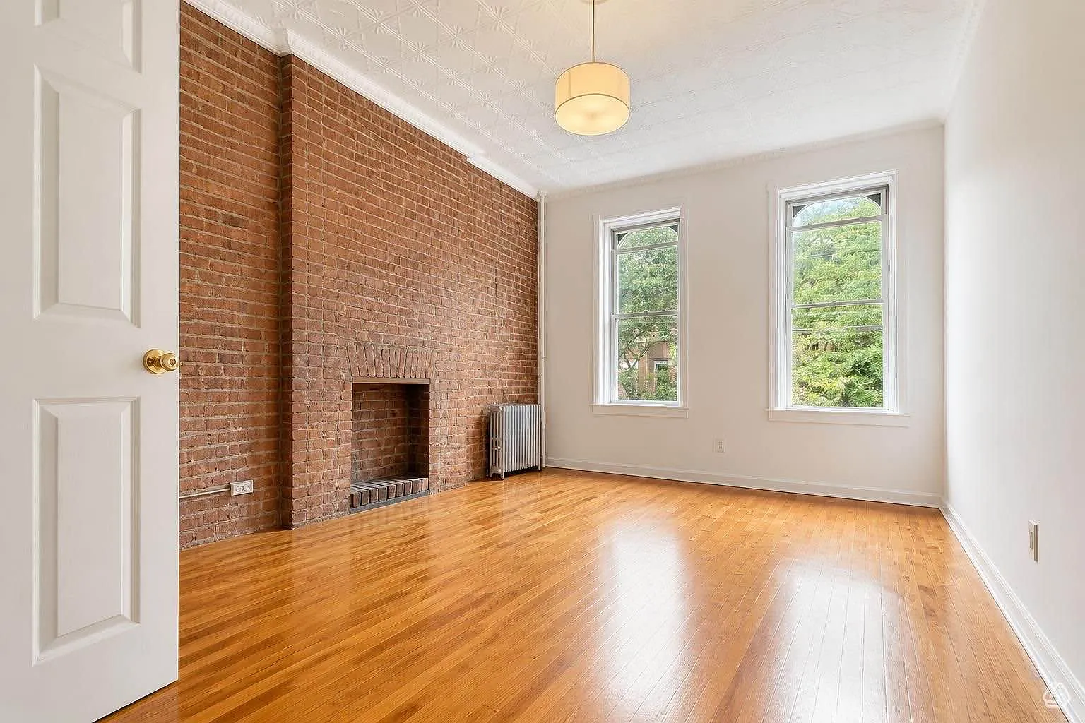 179 Irving Avenue — Photo 1