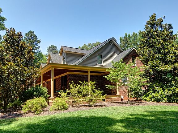 2nd image of 1087 White Oak Dr