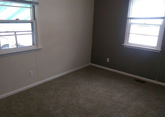 4th image of 544 Avenue E