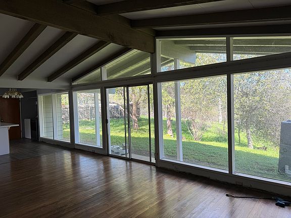 4th image of 1400 Riviera Dr