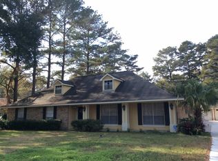 228 Friar Tuck Dr, Baton Rouge, LA 70815