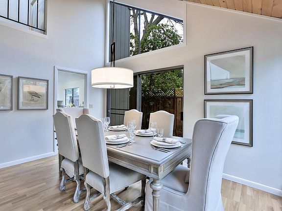 5th image of 922 Menlo Ave