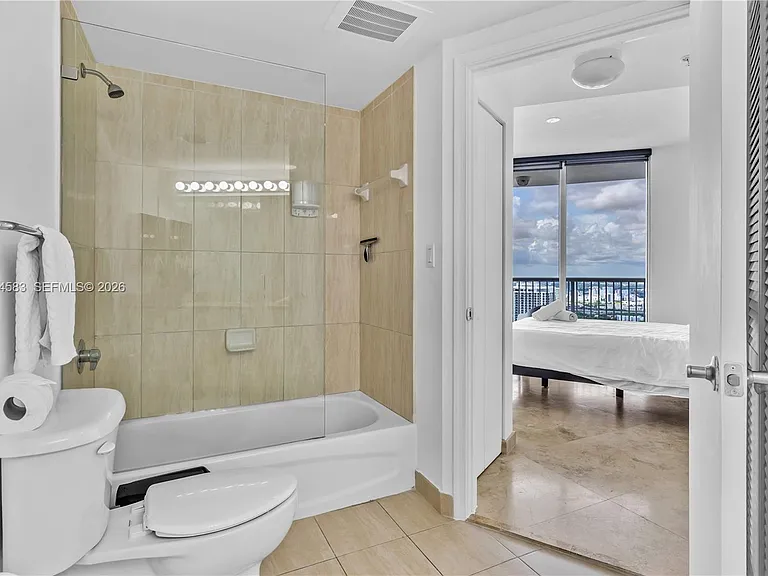 1750 N Bayshore Dr #5014 — Photo 30