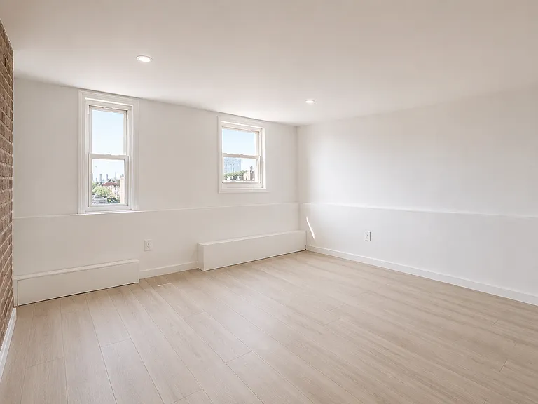 134 Suydam St #3R — Photo 3