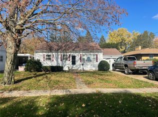 862 E Chestnut St, Hoopeston, IL 60942