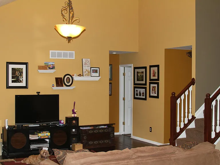 5717 Greenfield Dr — Photo 7