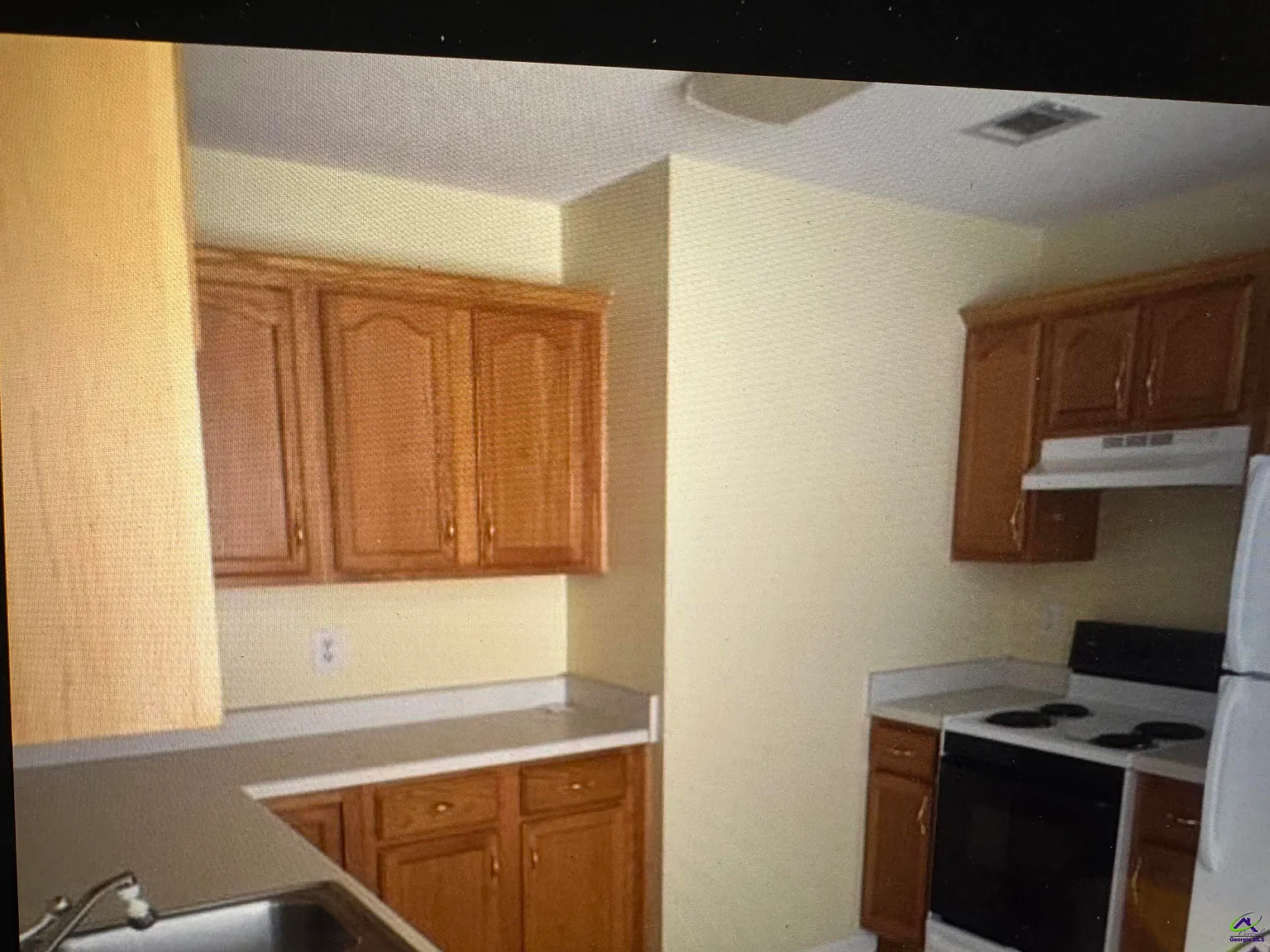 3 bed, 2.0 bath, 1220 sqft, $1,650 — Photo 4