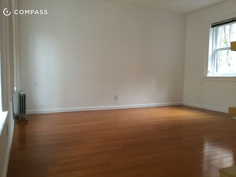 1st image of 339 W 4th St APT 3R