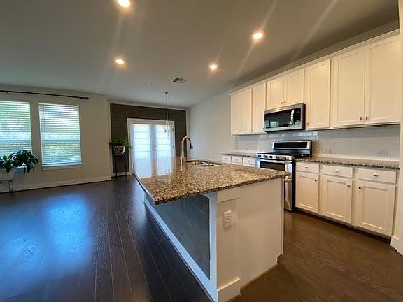 5th image of 7409 Merrick Ln #40