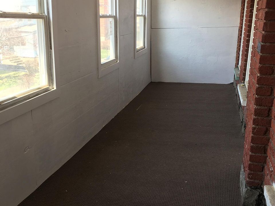 2nd image of 124 River St APT 3
