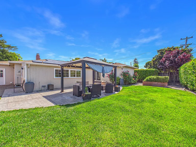 7425 Brighton Dr — Photo 7