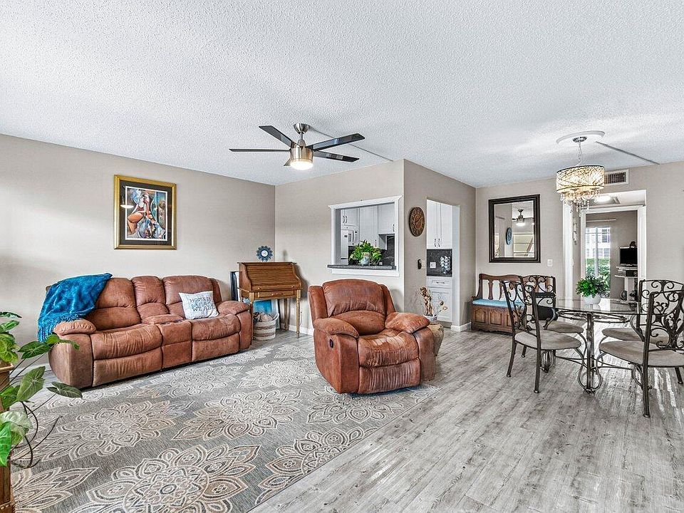 1st image of 3 Mansfield Dr #A