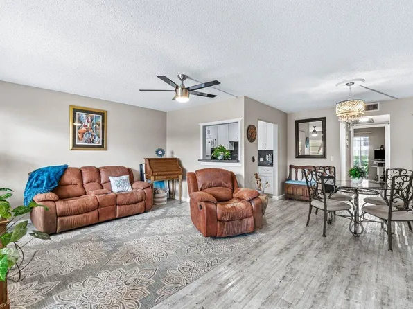 3 Mansfield Dr #A, Boca Raton, FL 33434