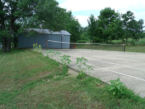Tennis/Basketball Court