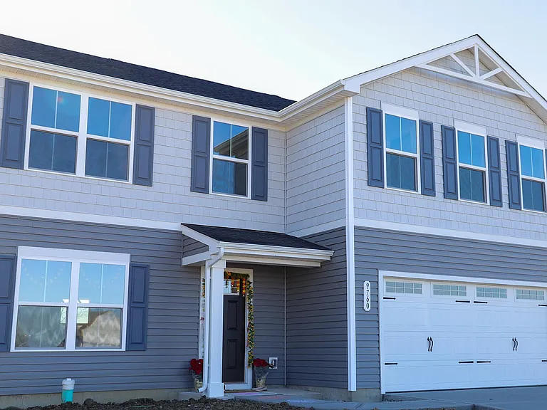 9760 Oak Grove Dr — Photo 2