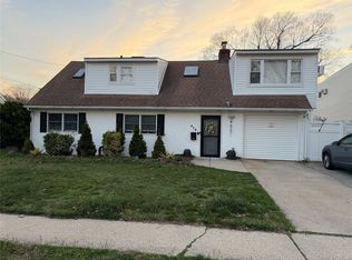 412 Seaford Avenue, Massapequa, NY 11758