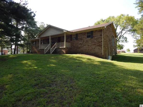 110 Pinewood Dr, Benton, KY 42025