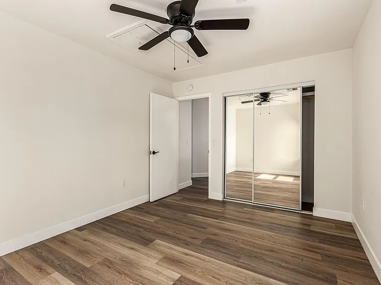 1538 E Laurel Ave — Photo 24