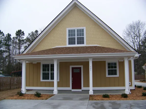 405 S McRae St, Burgaw, NC 28425