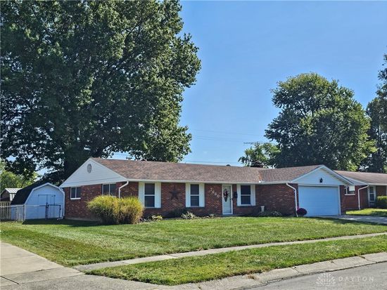 7660 Stonecrest Dr, Huber Heights, OH 45424