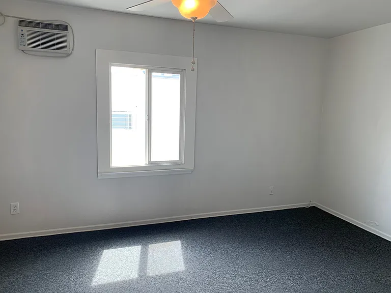 408 N Doheny Dr #4 — Photo 12