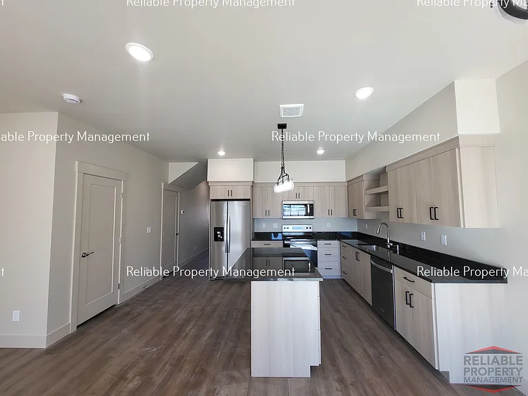 2701 E Derrald Ave — Photo 3