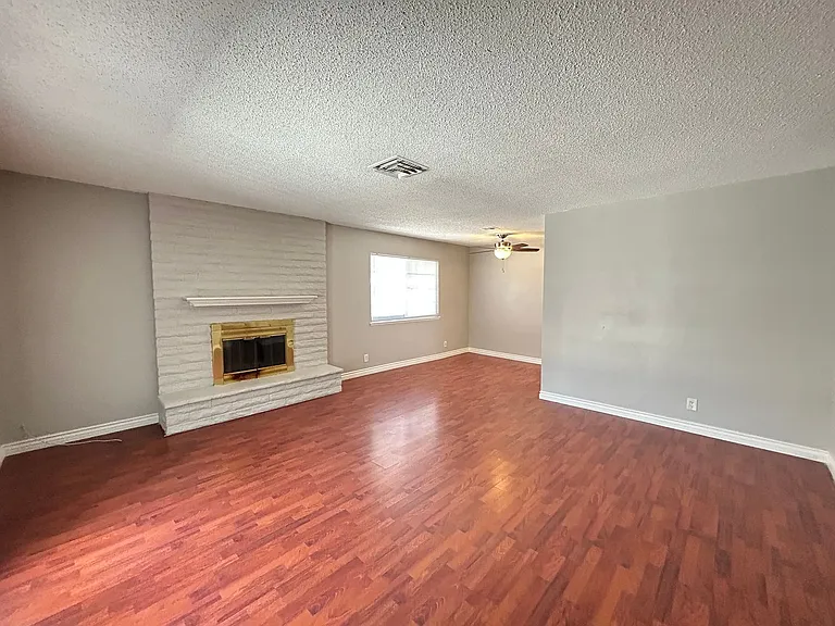 3979 Avonwood Ave — Photo 3