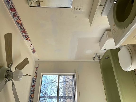 5th image of 186 Garrett Ln