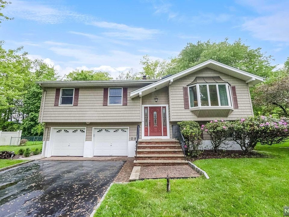 1st image of 9 Country Ln
