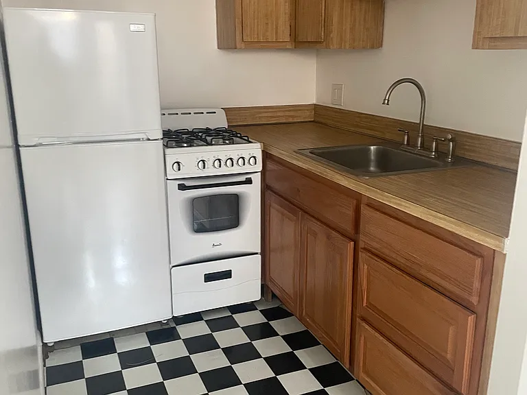 710 Eliot Ave #1 — Photo 2