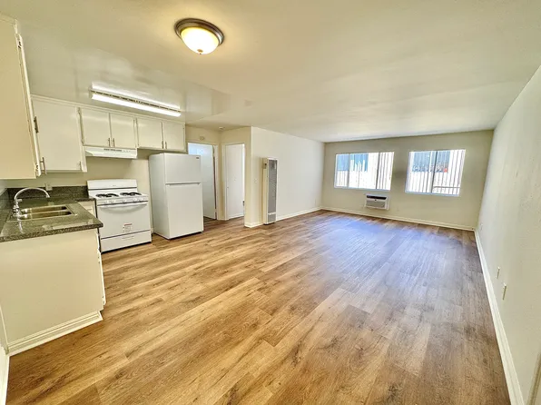 11225 Cumpston St APT 205, North Hollywood, CA 91601