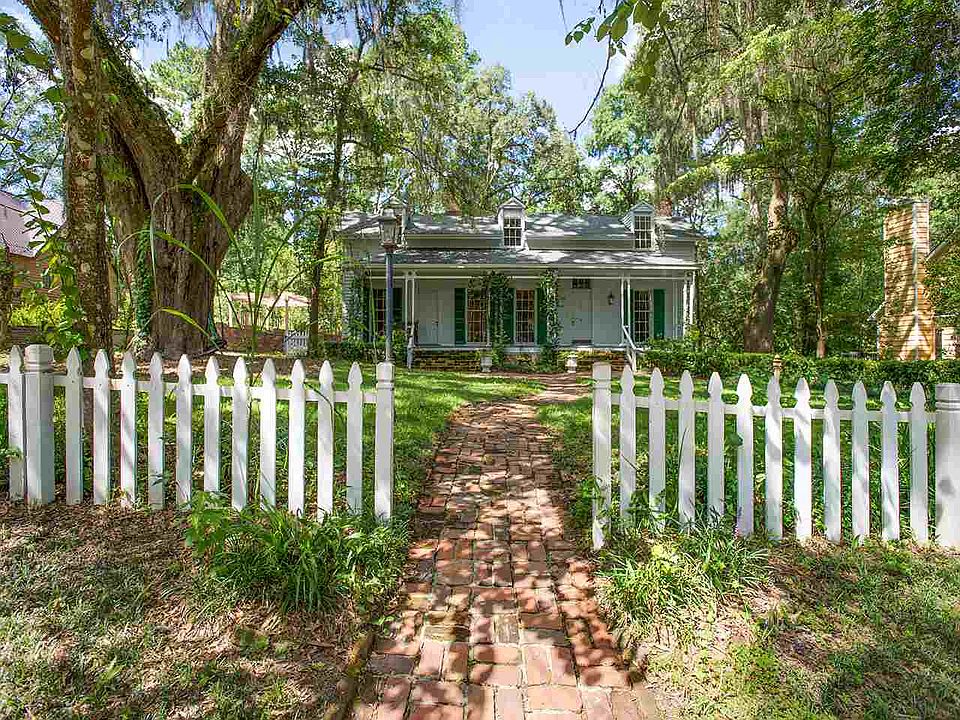 1st image of 2724 Everett Ln