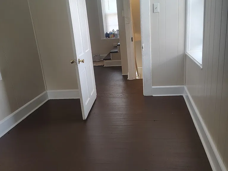 119-123 W Commerce St #B — Photo 17