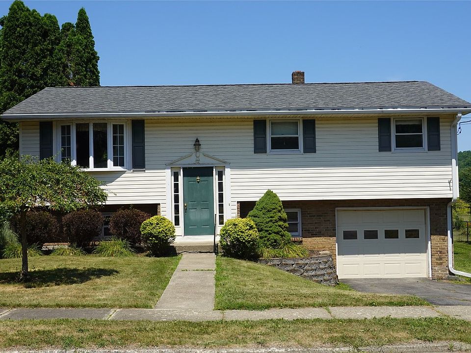 1st image of 11 Penn View Dr